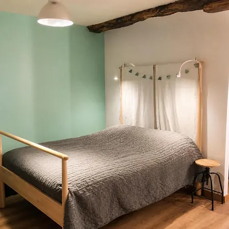 Jardin Et Parking Pérouges Apartamento *